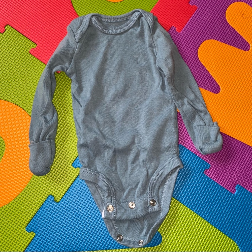 BUNDLE ✅ 6pcs onesies - Picture 6 of 9